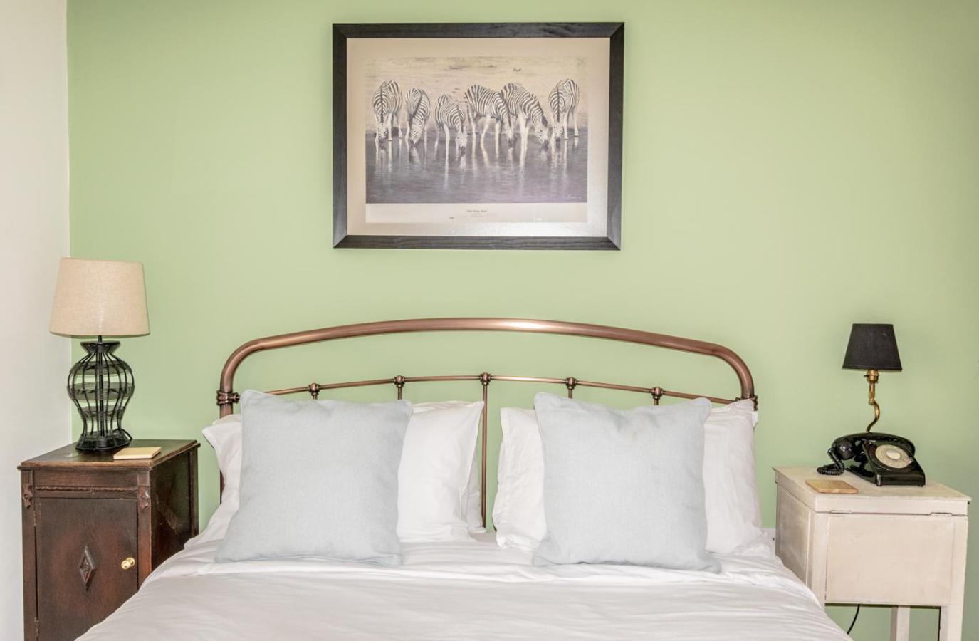 Stylish 2 Bedrooms Cosy & Bright Cottage, Pet Friendly, Sleeps 5, Titchfield Village - Summer Special Offer!! - By Blue Puffin Stays Kültér fotó