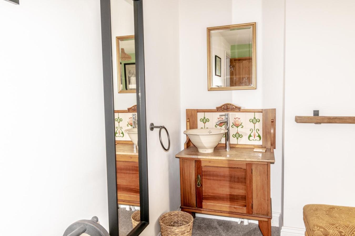 Stylish 2 Bedrooms Cosy & Bright Cottage, Pet Friendly, Sleeps 5, Titchfield Village - Summer Special Offer!! - By Blue Puffin Stays Kültér fotó