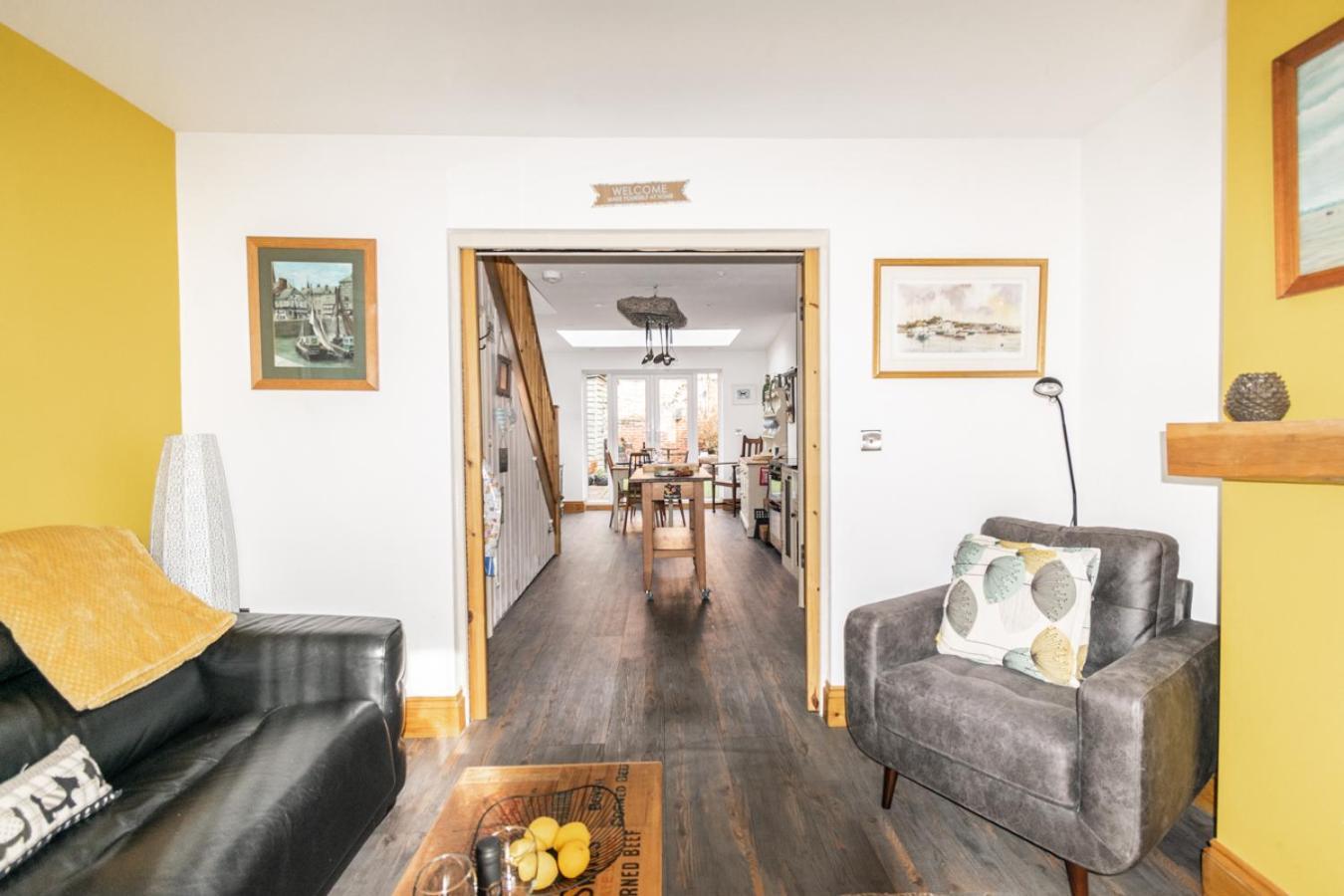 Stylish 2 Bedrooms Cosy & Bright Cottage, Pet Friendly, Sleeps 5, Titchfield Village - Summer Special Offer!! - By Blue Puffin Stays Kültér fotó